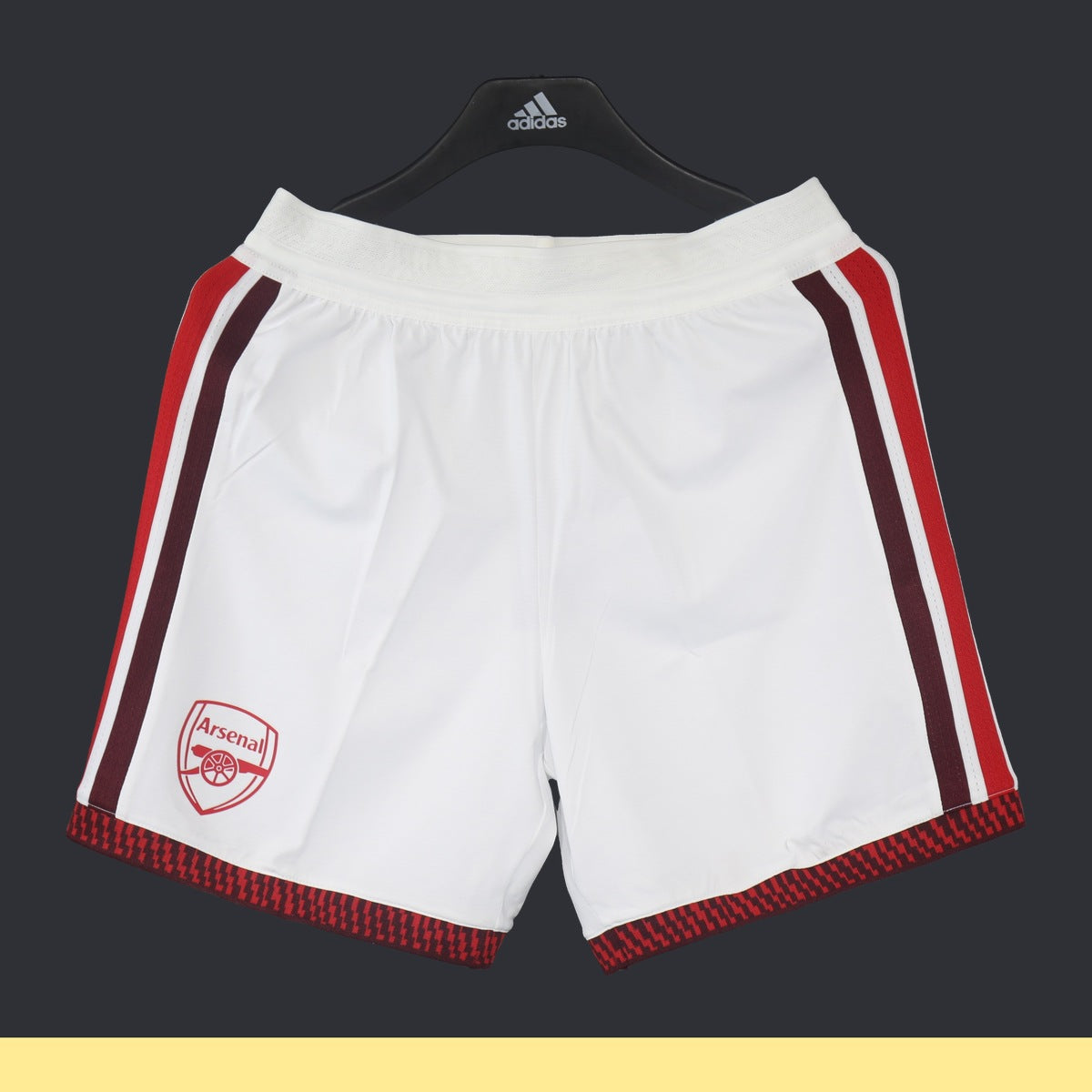 Short Arsenal adidas 2026 Local blanco, foto 1 de 4