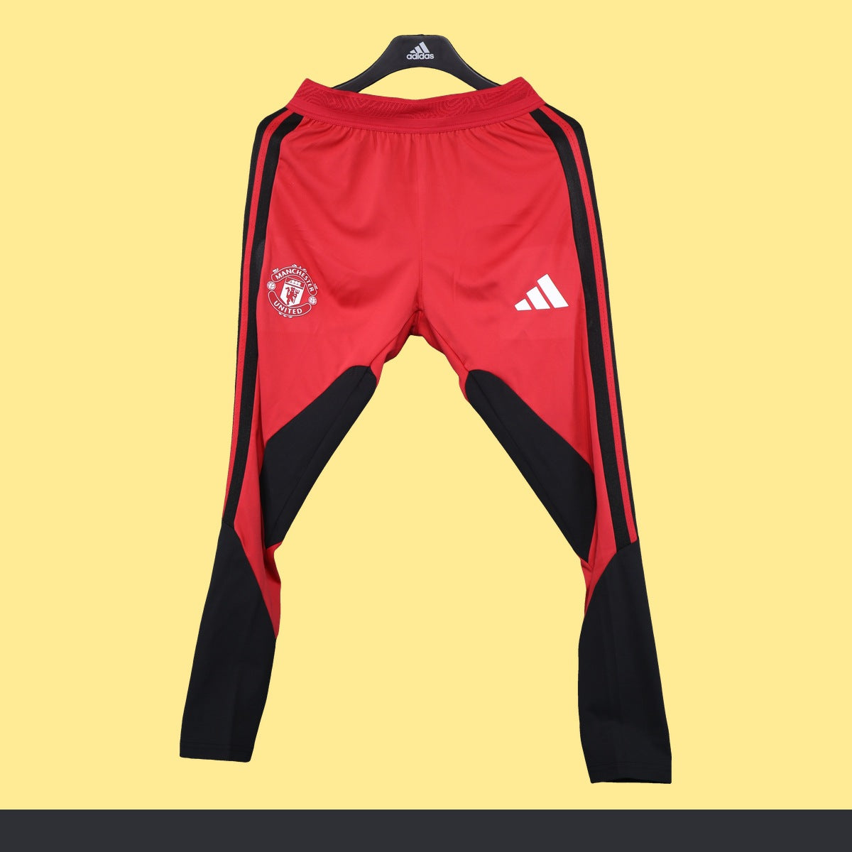 Pants de Entrenamiento Manchester United adidas 2026 Rojo, foto 1 de 2