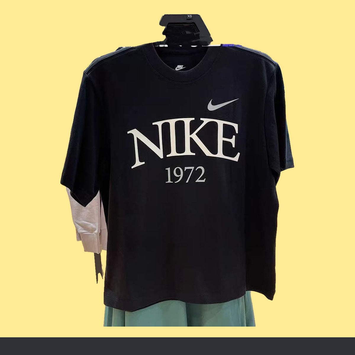 Playera Nike 1972 Letras Clásicas, foto 1 de 5