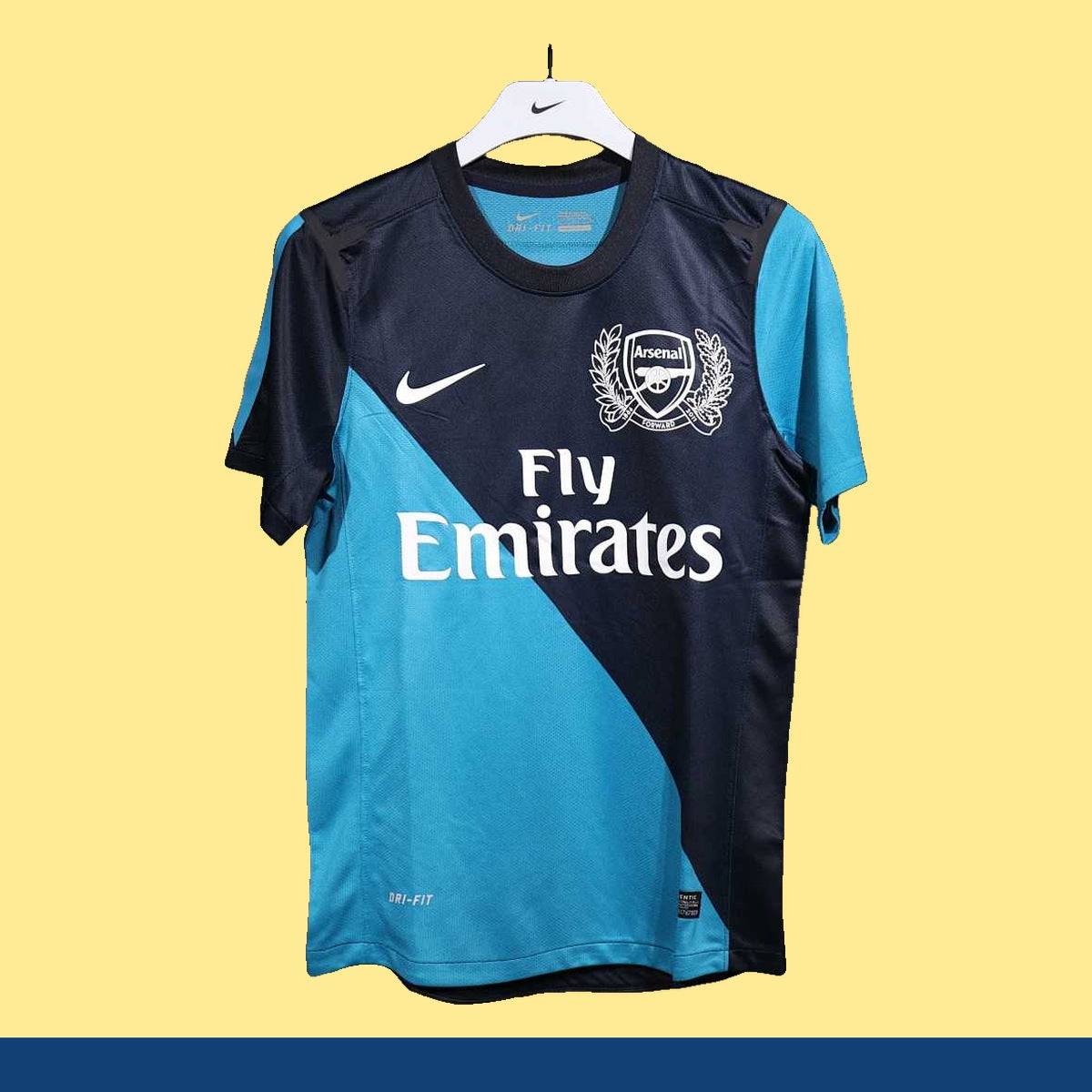Jersey Arsenal 2011-12 Visitante azul, foto 1 de 7