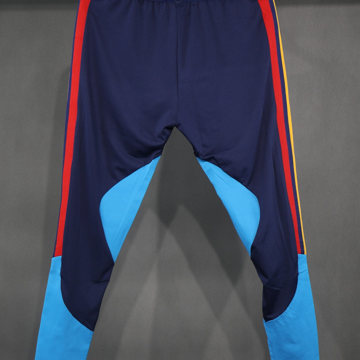 Pants de Entrenamiento España adidas 2026 Azul marino, foto 2 de 6