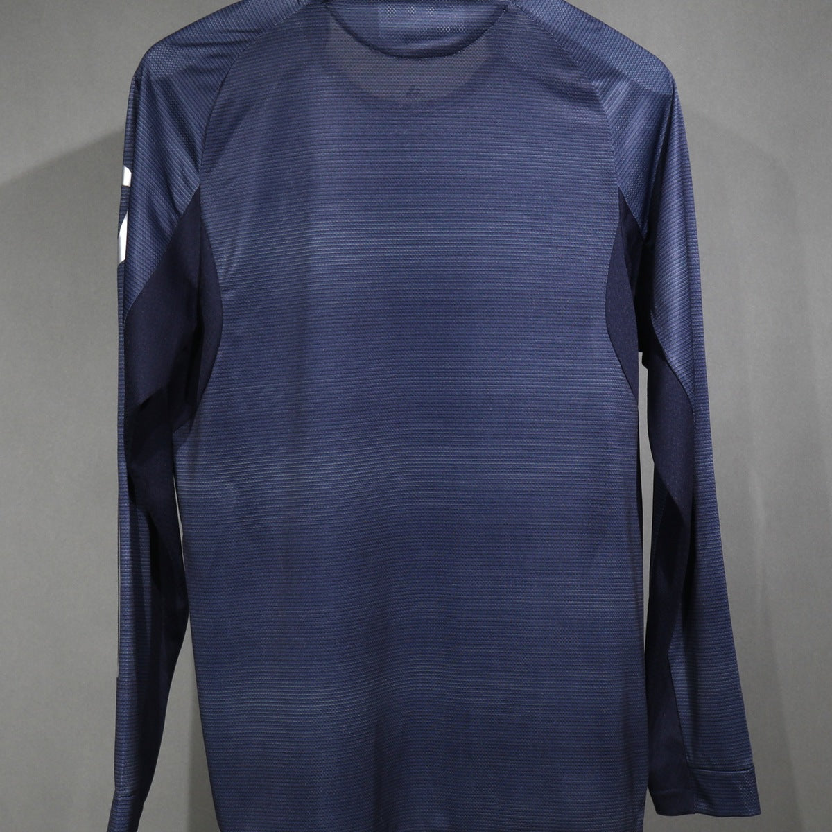 Jersey Real Madrid 2025-26 Visitante azul marino, foto 2 de 6