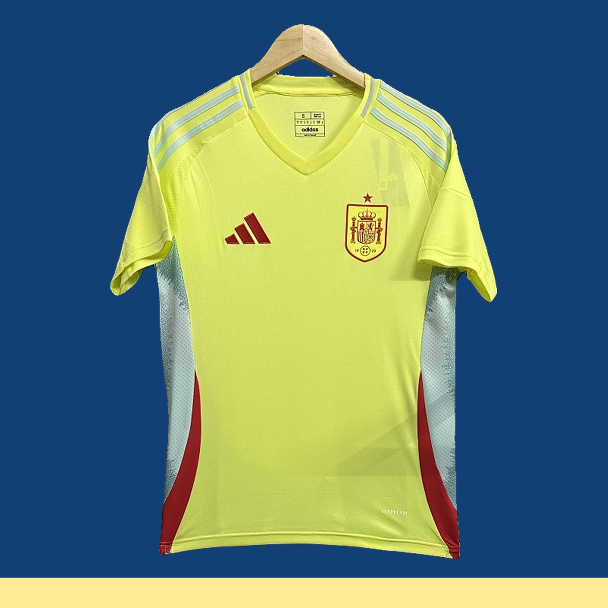 Jersey España 2024 Visitante amarillo, foto 1 de 7