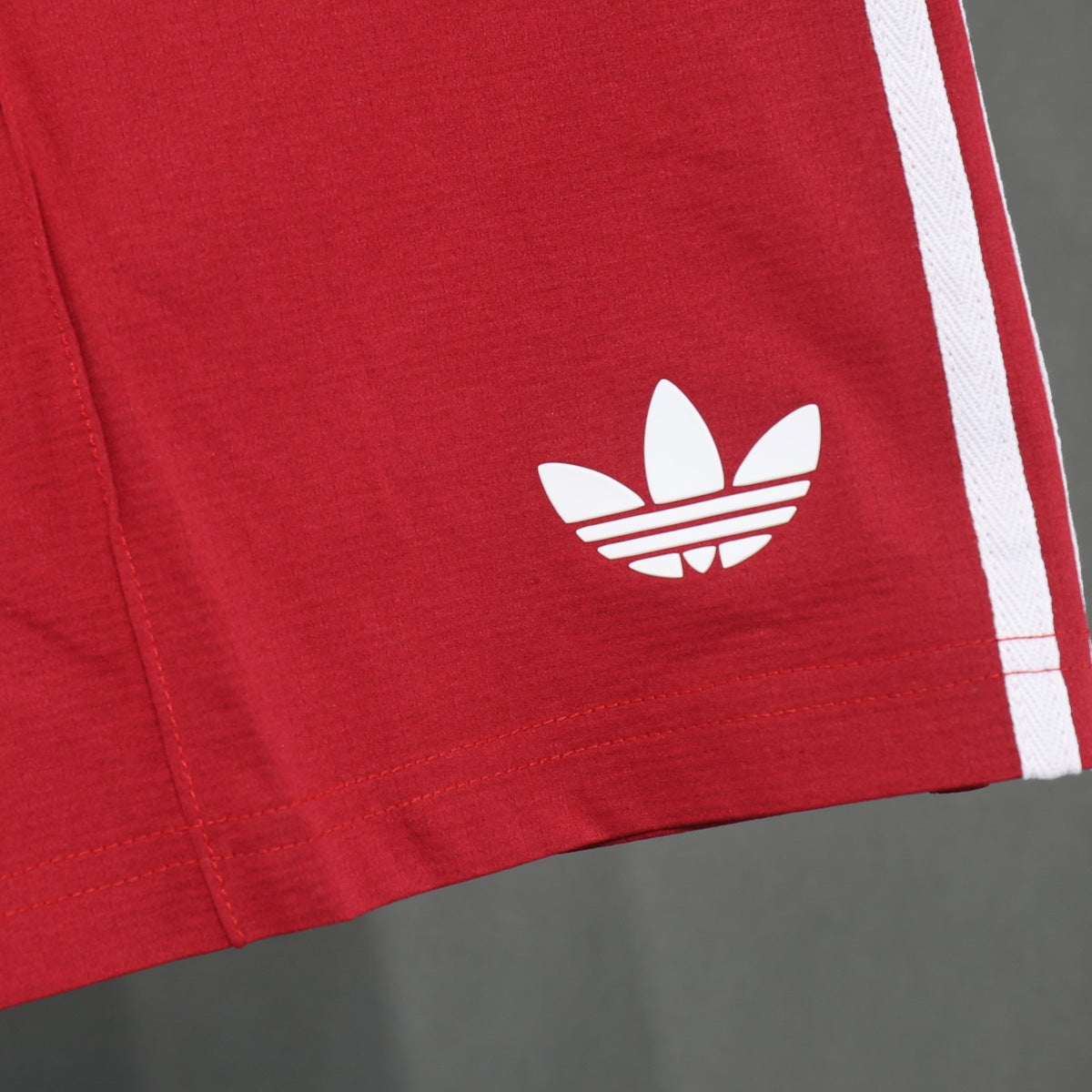 Short Liverpool adidas 2026 Visitante rojo, foto 3 de 4
