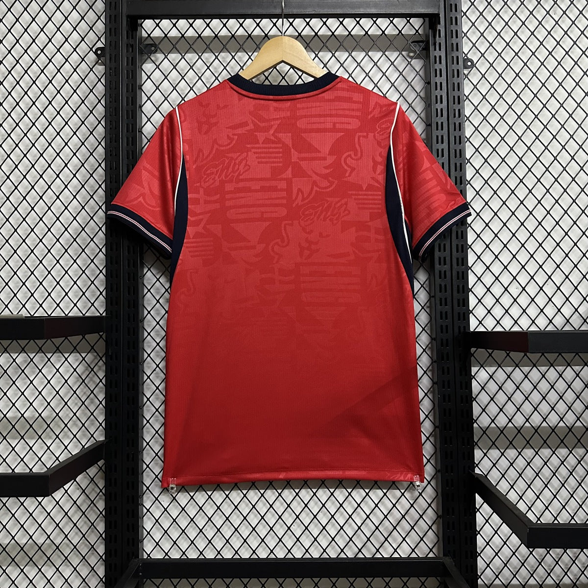 Jersey Inglaterra 2026 Visitante rojo, foto 3 de 10