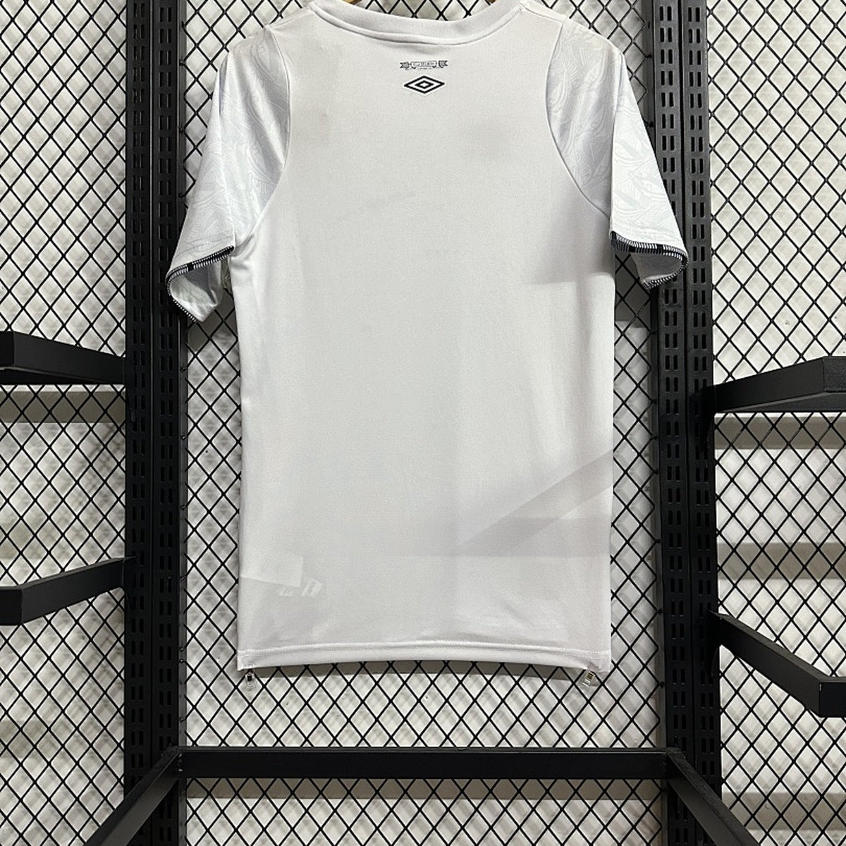 Jersey Santos do Brasil FC 2024-25 Local blanco, foto 2 de 8