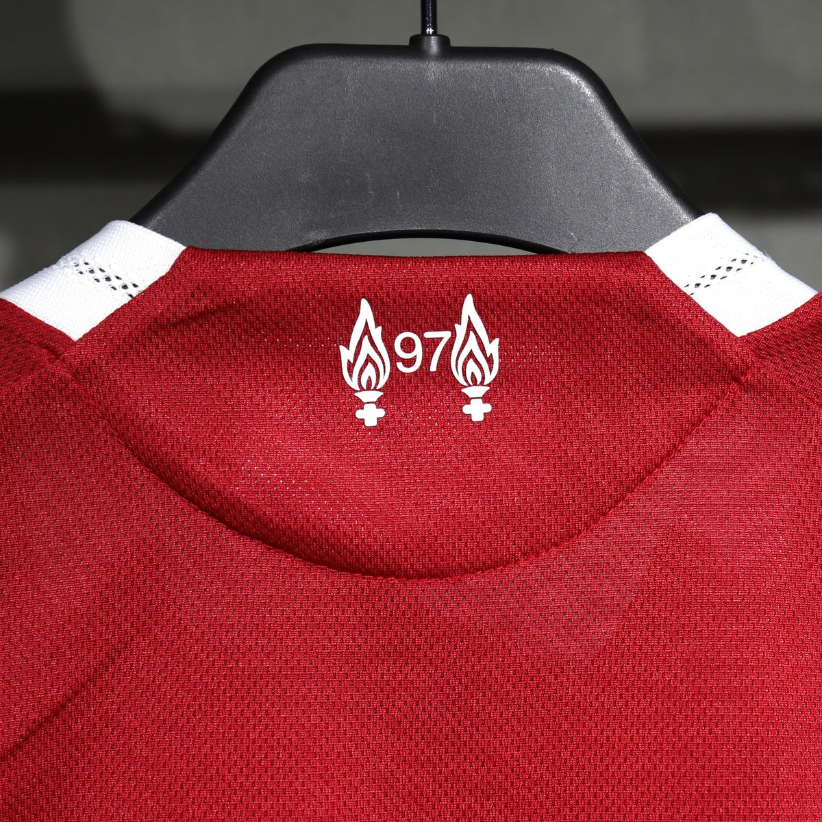 Jersey Liverpool 2025-26 Local rojo, foto 4 de 5