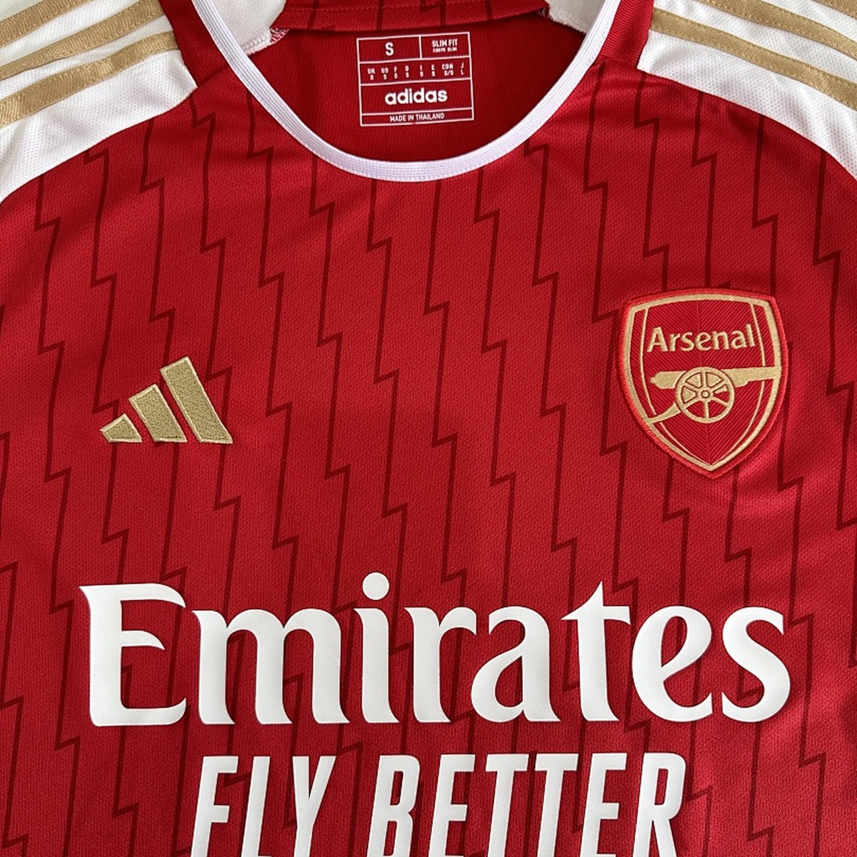Jersey Arsenal 2023-24 Local rojo, foto 3 de 7