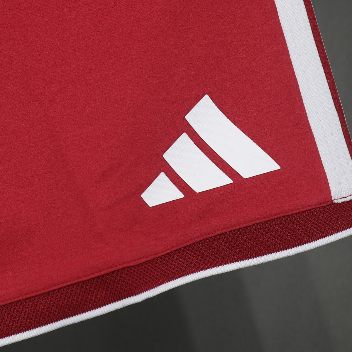 Short Liverpool adidas 2026 Local rojo, foto 4 de 6