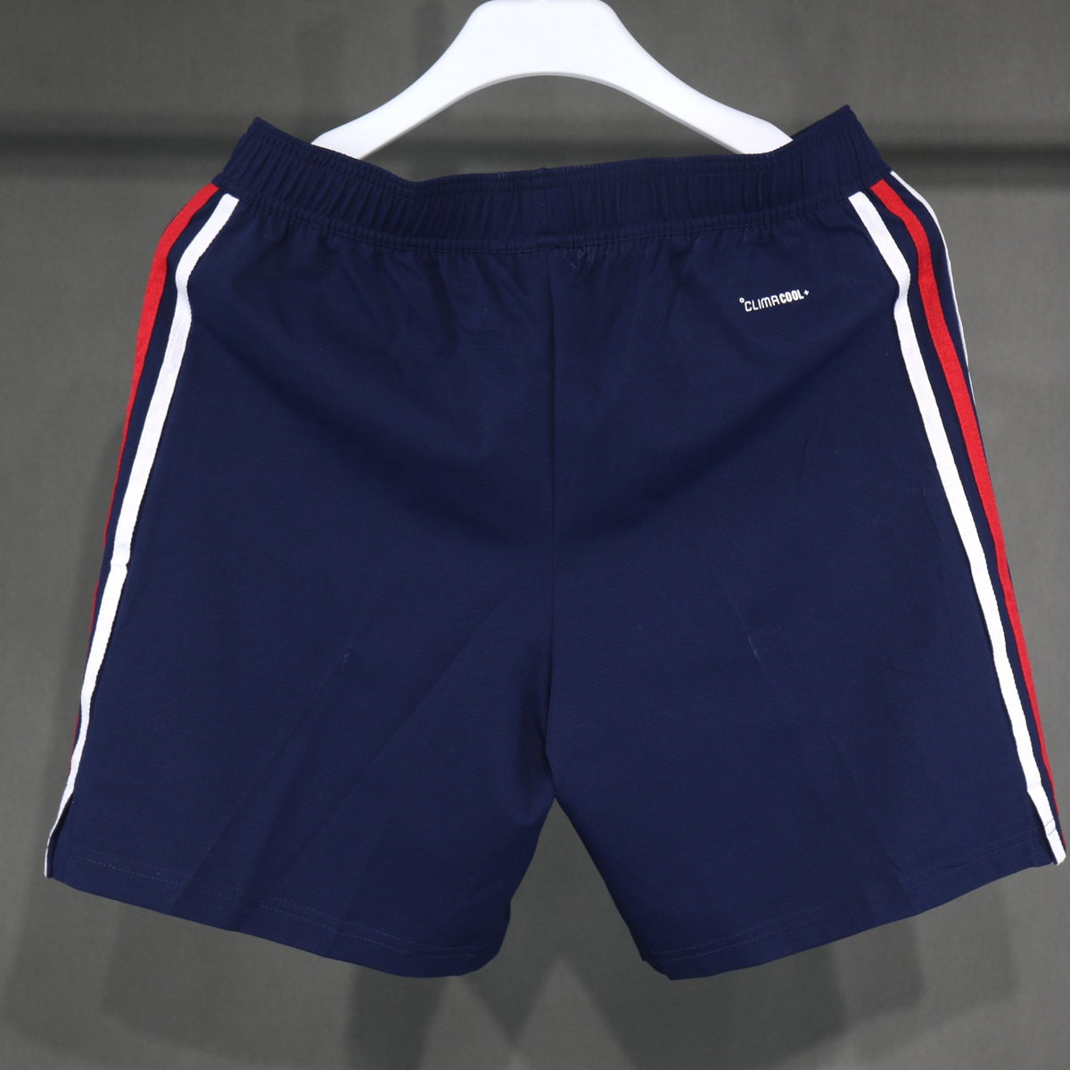 Short Bayern Múnich adidas 2026 Visitante azul marino, foto 3 de 6
