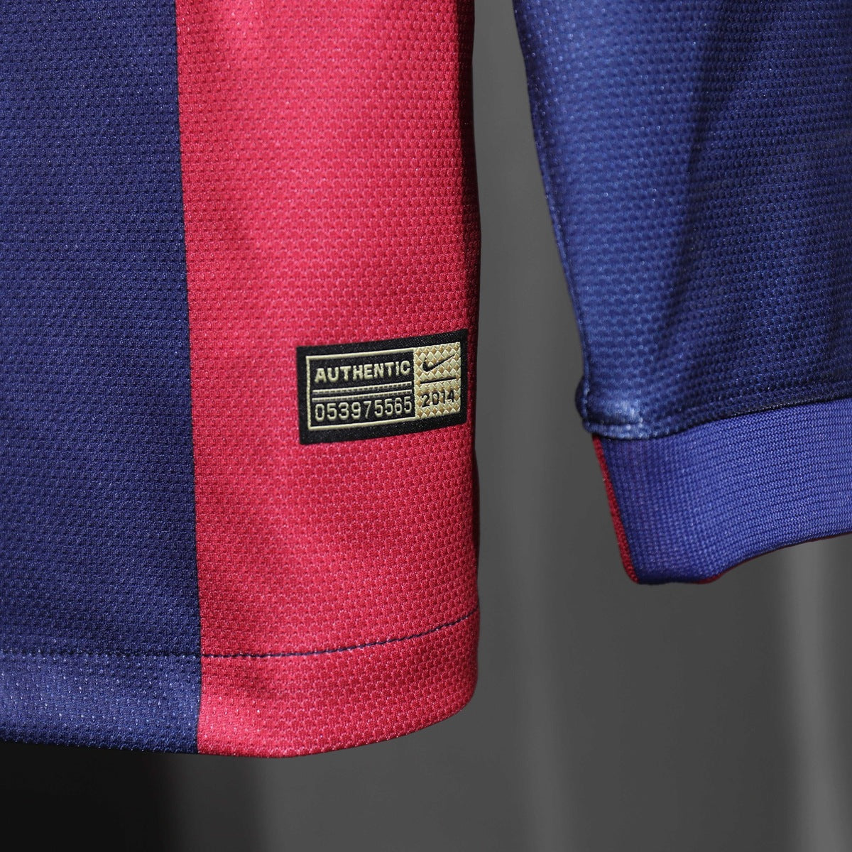 Jersey FC Barcelona 2014-15 Local rojo, foto 4 de 5