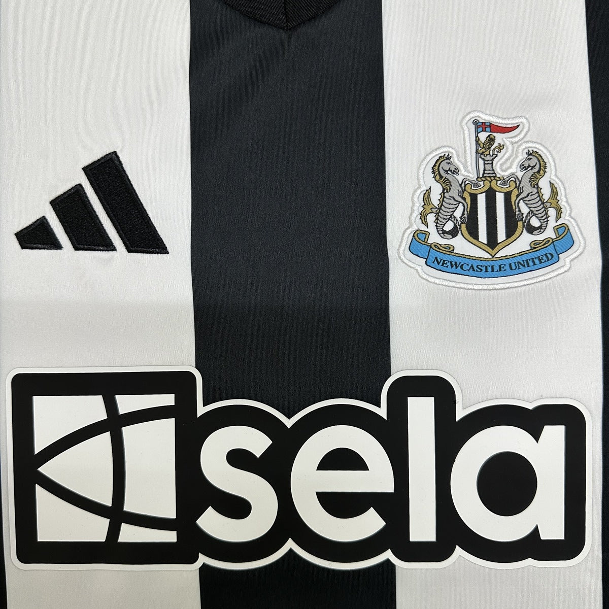 Jersey Newcastle United 2024-25 Local blanco, foto 3 de 7