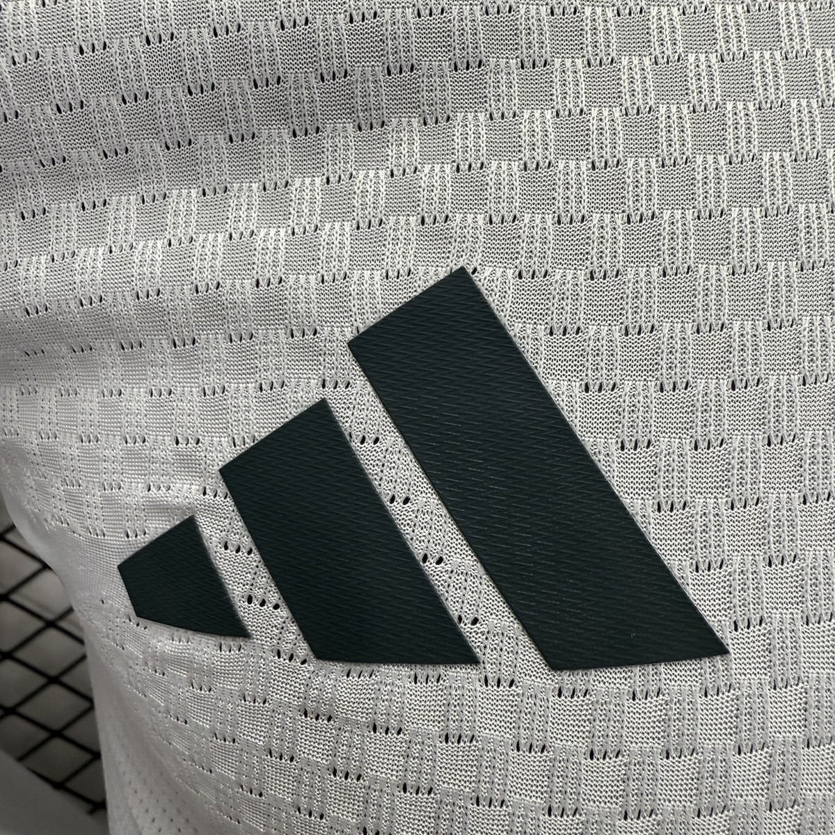 Jersey Real Madrid 2026-27 Local blanco, foto 4 de 9