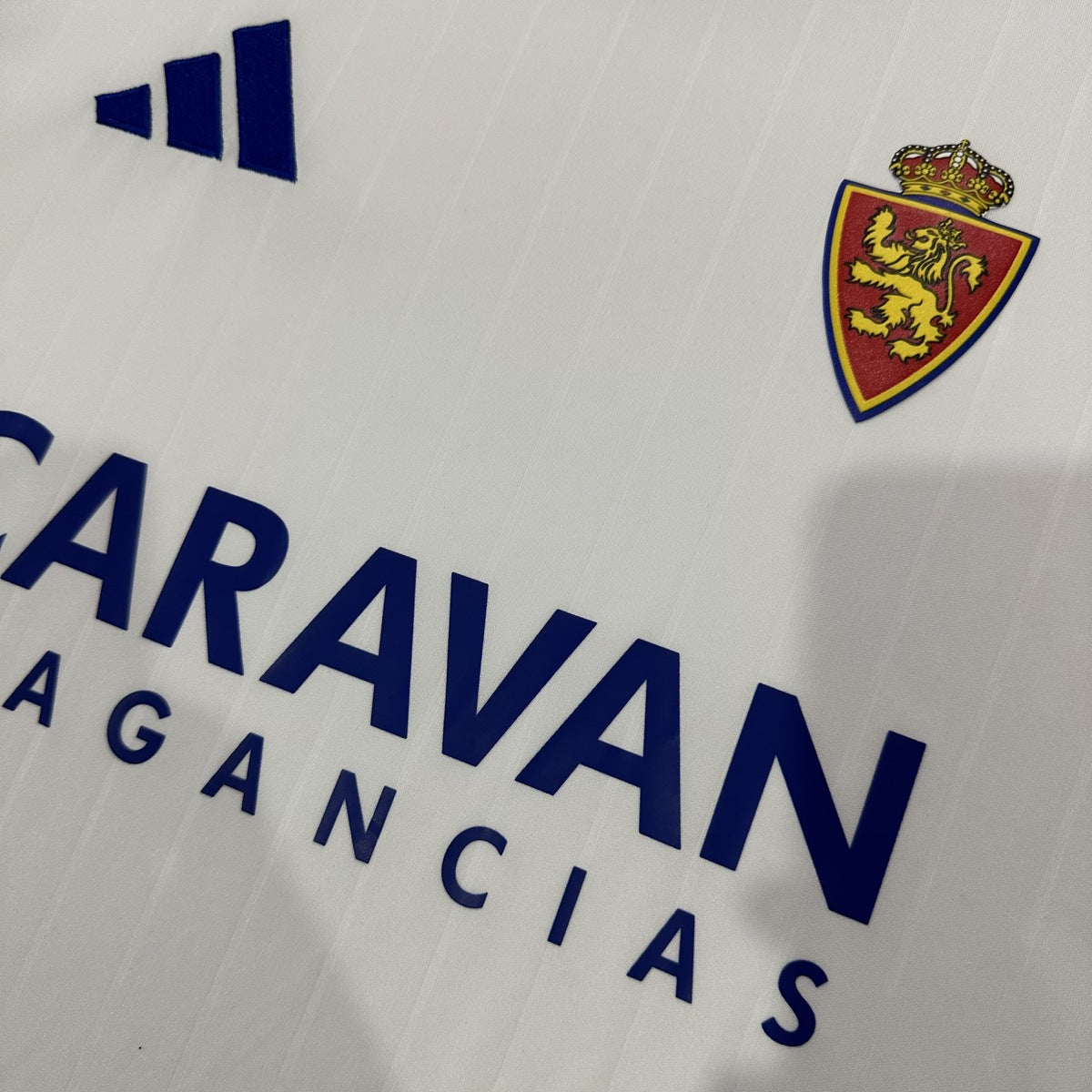 Jersey Zaragoza 2026-27 Visitante blanco, foto 3 de 8
