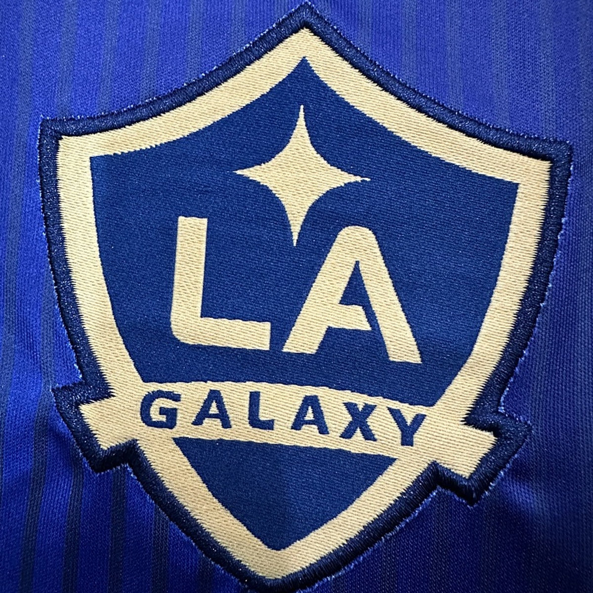 Jersey LA Galaxy 2025-26 Visitante morado, foto 4 de 7