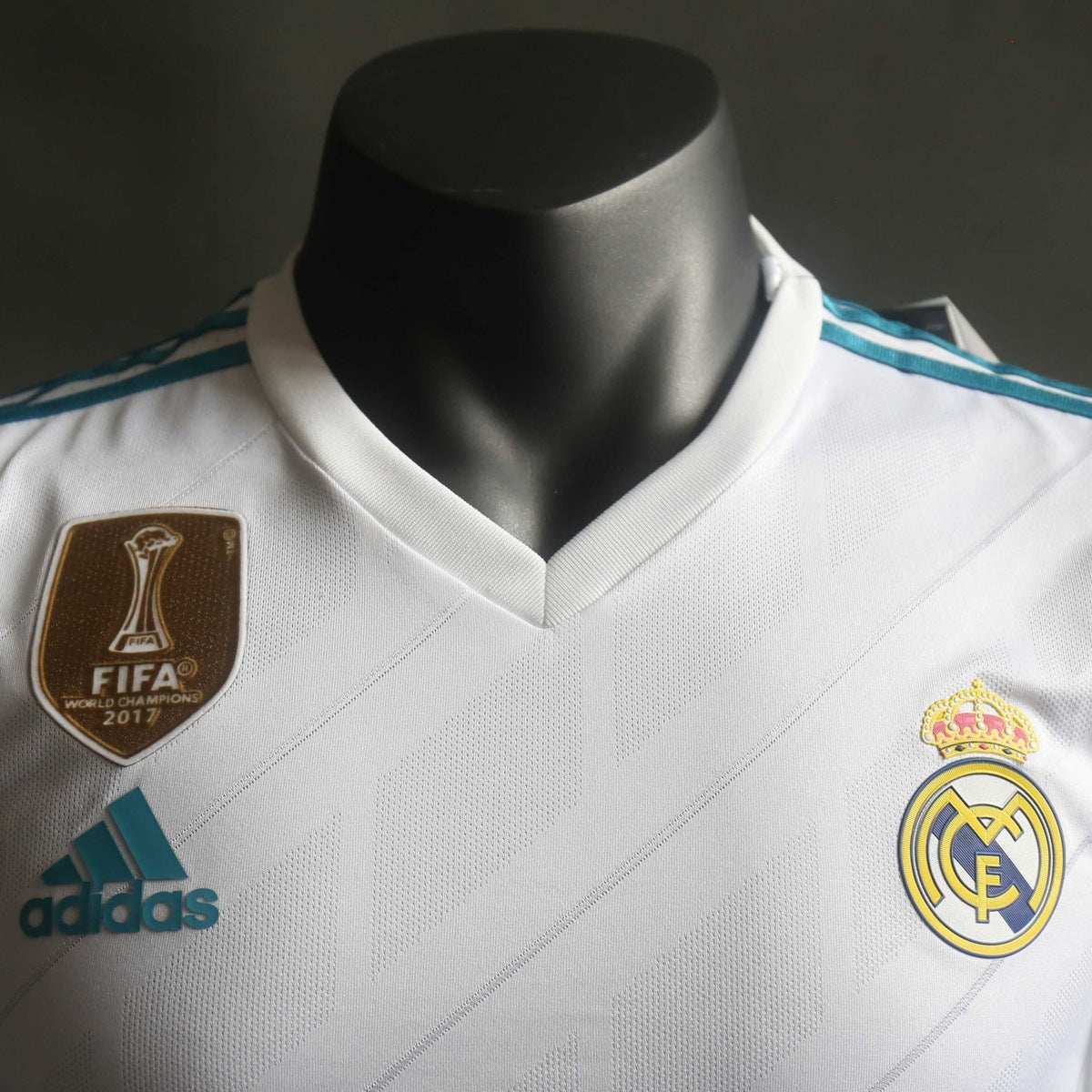 Jersey Real Madrid 2017-18 Local blanco, foto 2 de 7