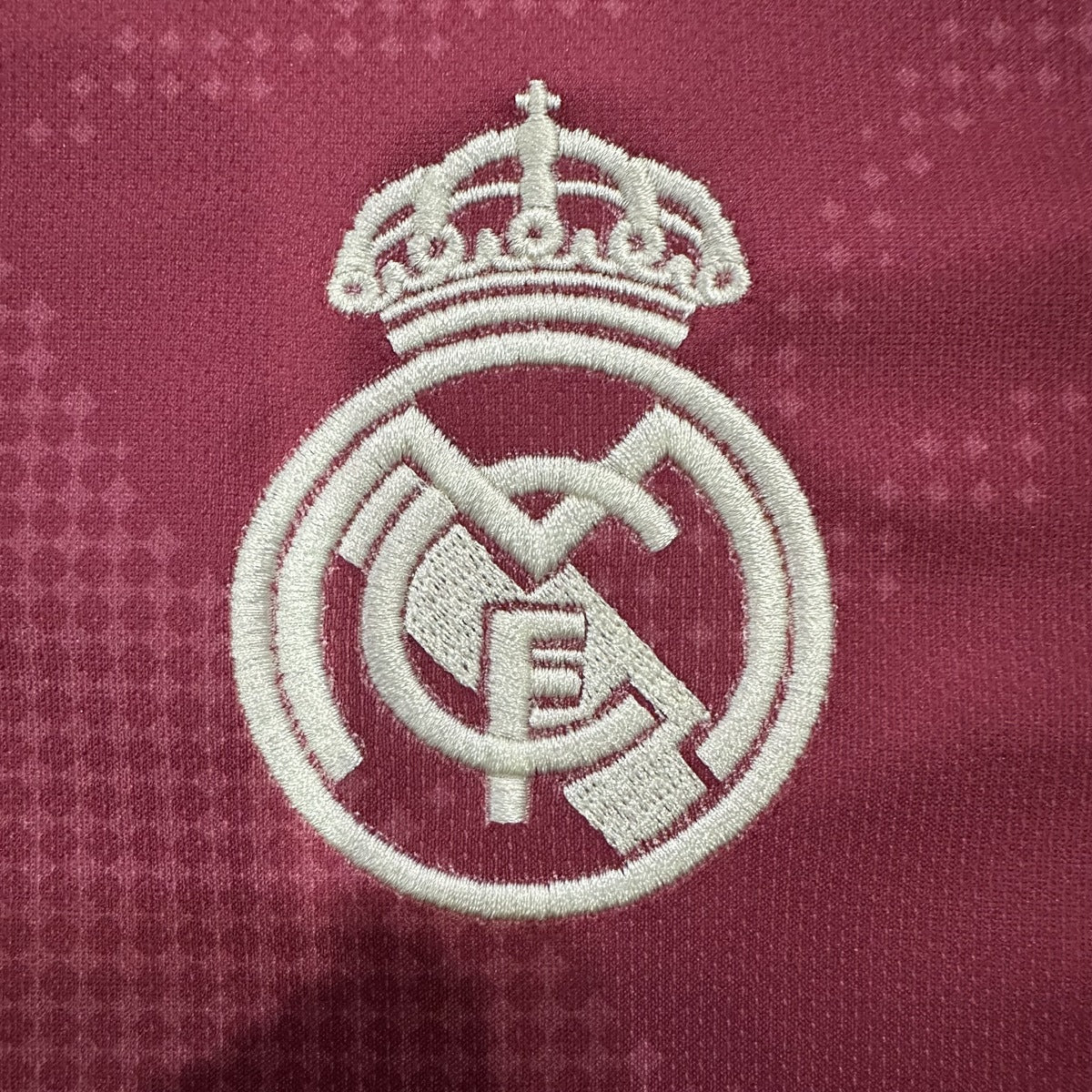 Jersey Real Madrid 2026-27 Tercero rojo, foto 4 de 8