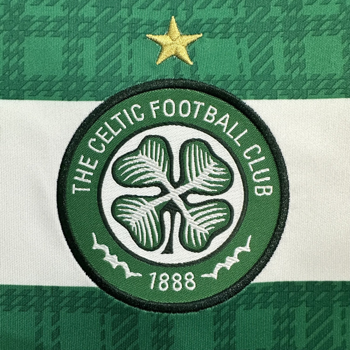 Jersey Celtic 2025-26 Local blanco, foto 4 de 7