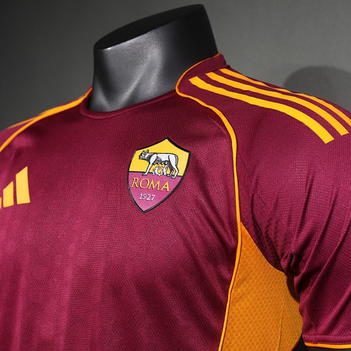 Jersey As Roma 2025-26 Local rojo, foto 5 de 7