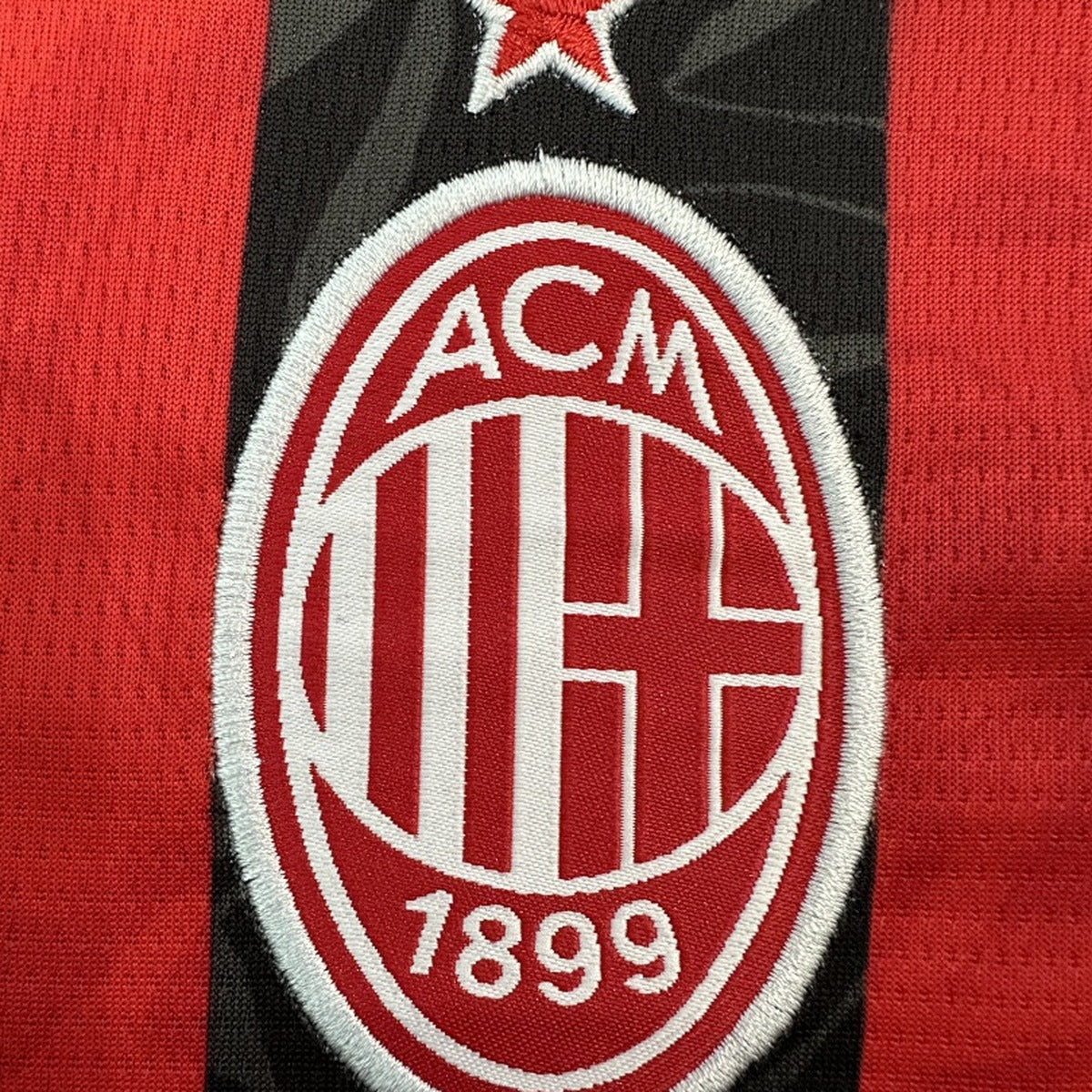 Jersey AC Milan 2025-26 Local negro, foto 4 de 8