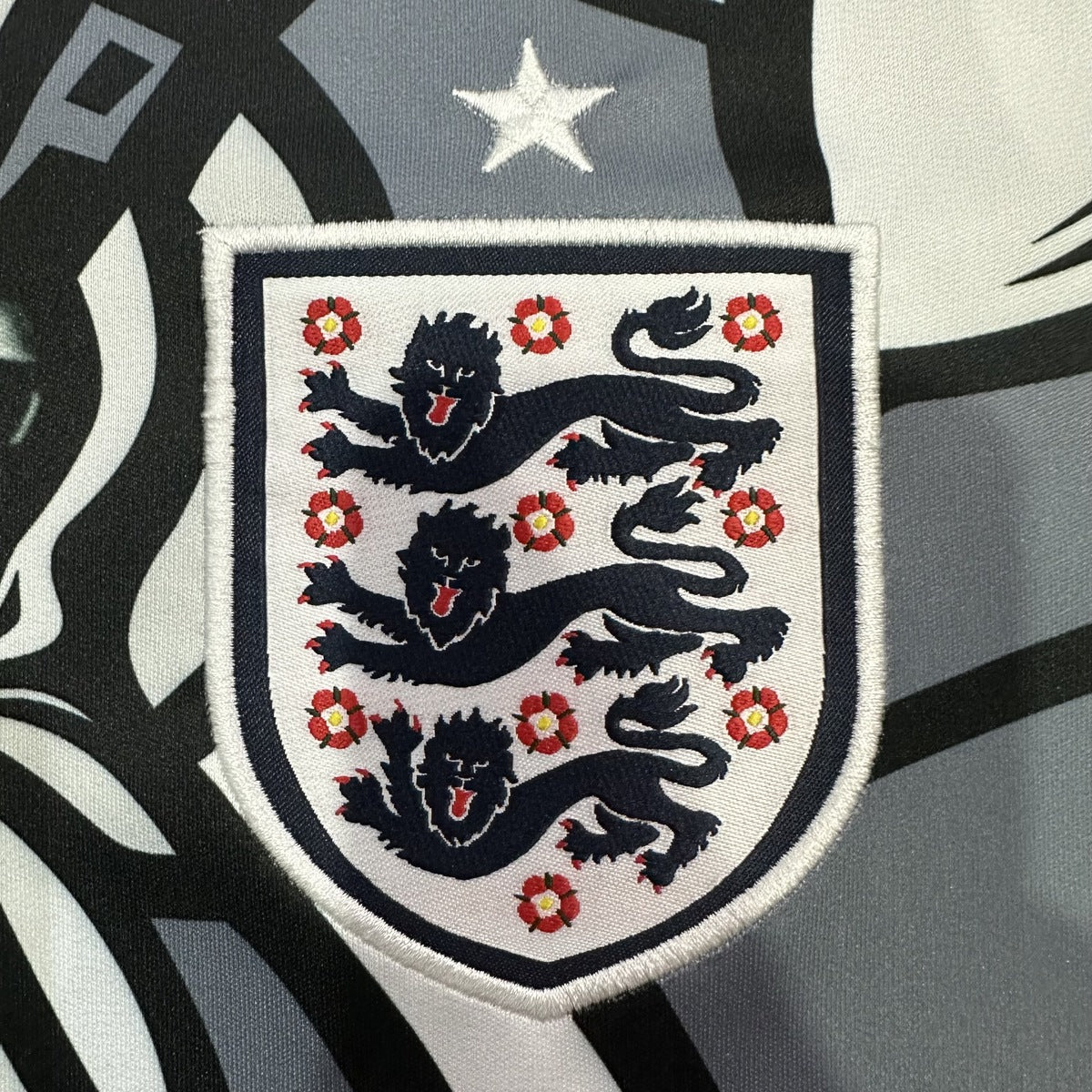 Jersey Inglaterra 2026 Edición Especial gris, foto 5 de 8