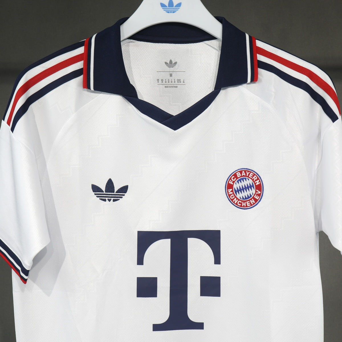 Jersey Bayern Múnich 2026-27 Visitante blanco, foto 5 de 5
