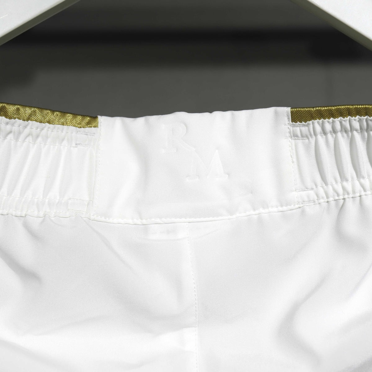 Short Real Madrid adidas 2011/12 Local dorado, foto 5 de 7