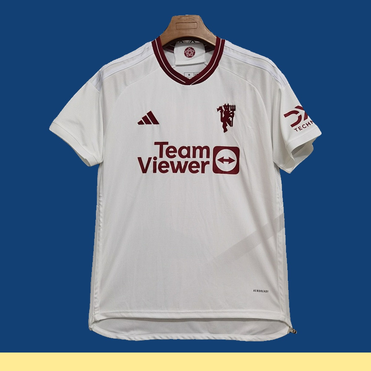 Jersey Manchester United 2023-24 Tercero blanco, foto 1 de 7