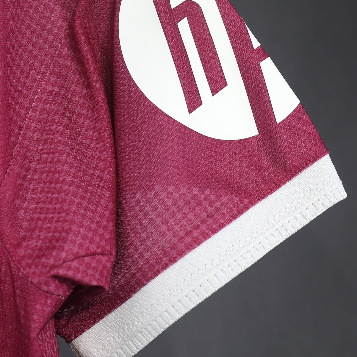 Jersey Real Madrid 2026-27 Tercero rojo, foto 4 de 6