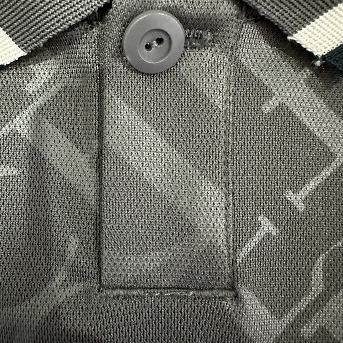 Jersey Real Madrid 2024-25 Tercero gris, foto 5 de 7