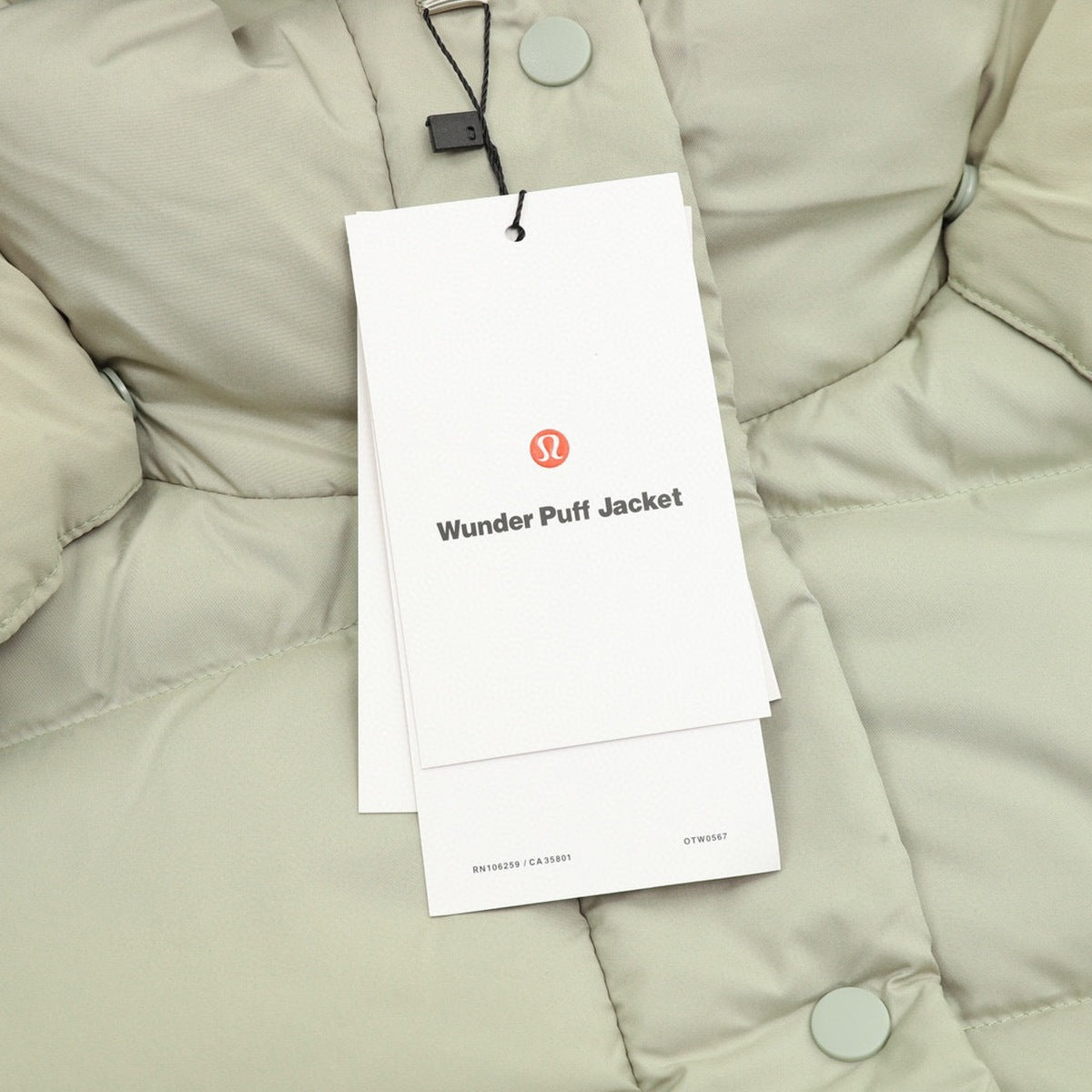 Chamarra de Plumas lululemon Wunder Puff 4 Paneles Verde Salvia beige, foto 3 de 8