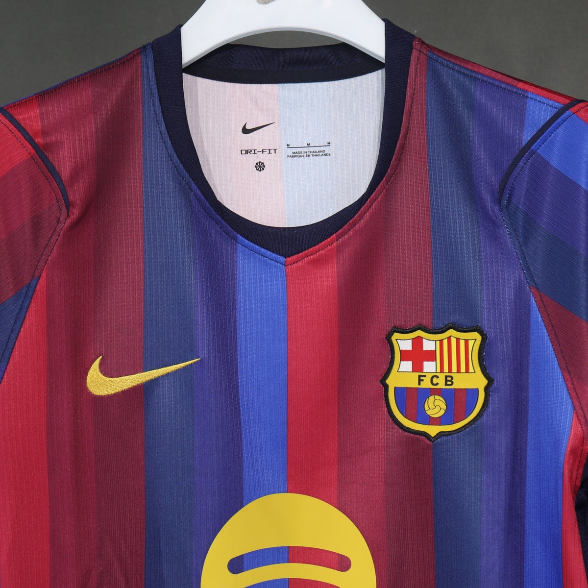 Jersey FC Barcelona 2026-27 Local rojo, foto 6 de 6