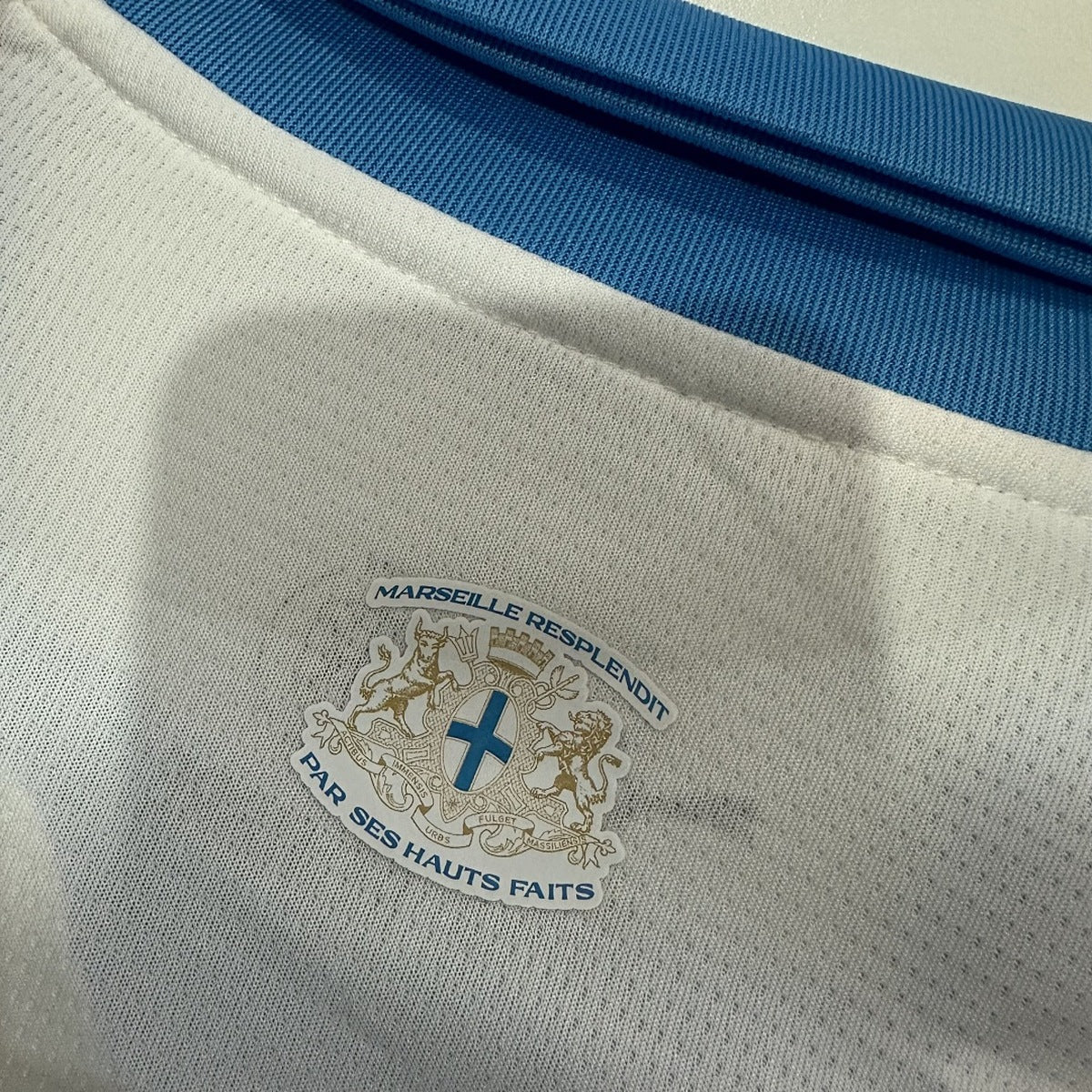 Jersey Marsella 2025-26 Local blanco, foto 6 de 7
