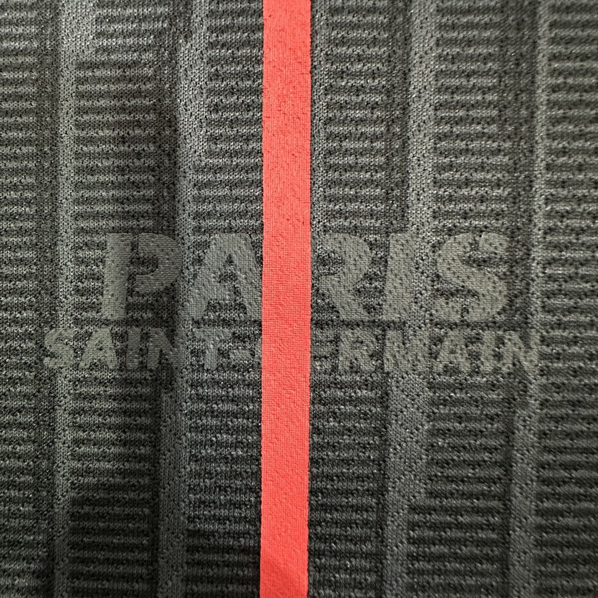 Jersey Paris Saint-Germain 2025-26 Cuarto Uniforme negro, foto 7 de 9