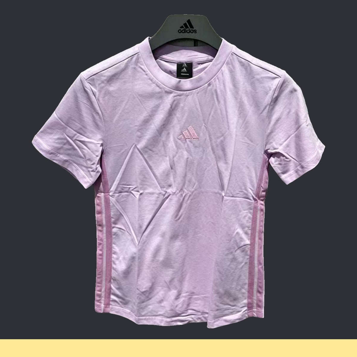 Playera adidas Tres Franjas Laterales, foto 1 de 2