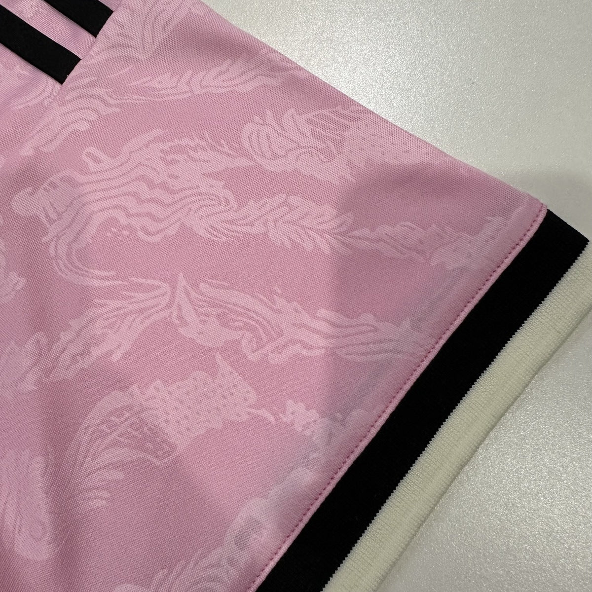 Jersey Juventus 2026-27 Visitante rosa, foto 6 de 8