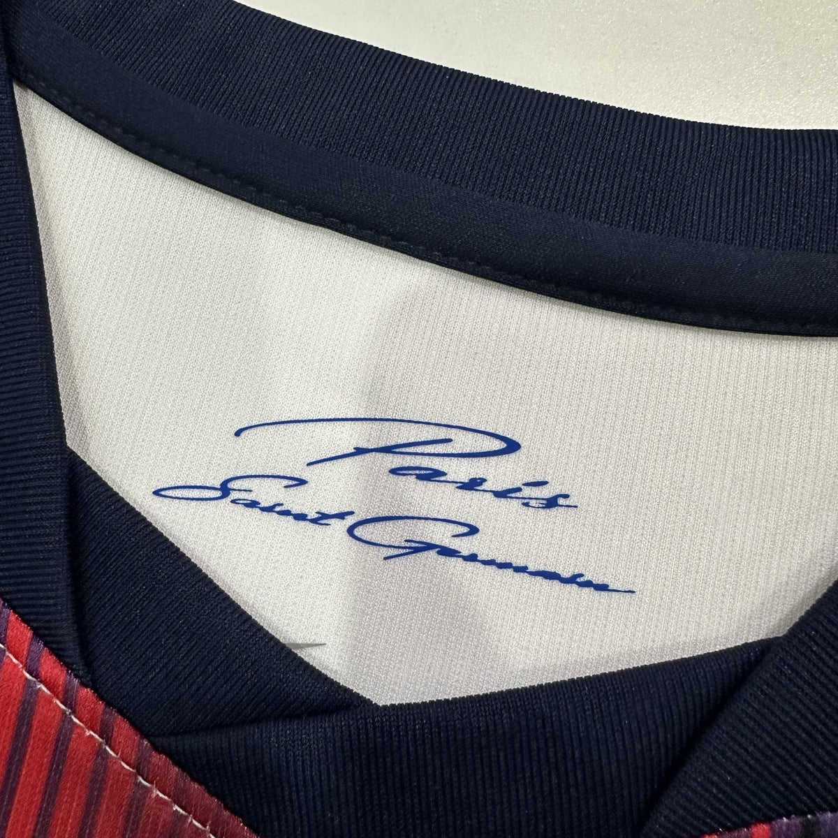 Jersey Paris Saint-Germain 2026-27 Visitante 2 Estrellas blanco, foto 7 de 8