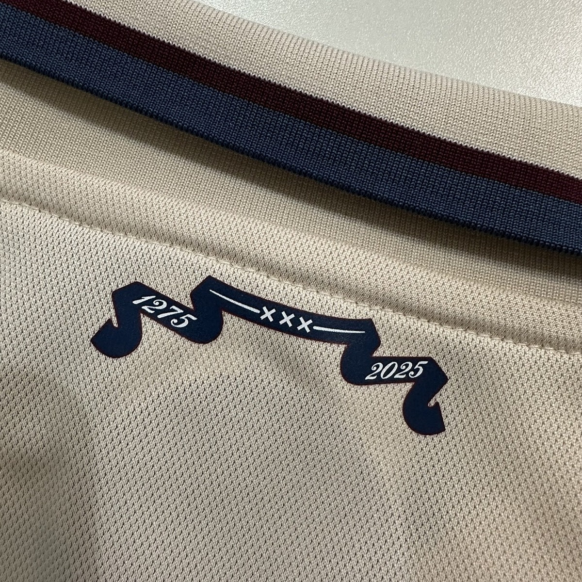 Jersey Ajax 2025-26 Tercero beige, foto 7 de 8