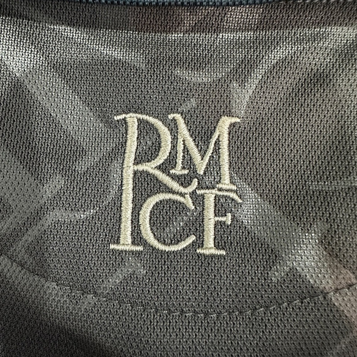 Jersey Real Madrid 2024-25 Tercero gris, foto 7 de 7