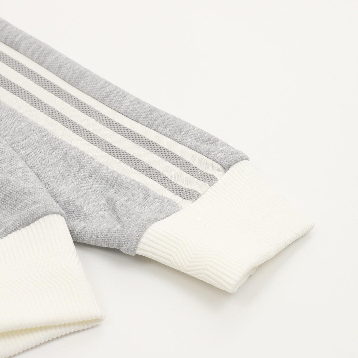 Chamarra adidas Retro Gris, foto 4 de 9