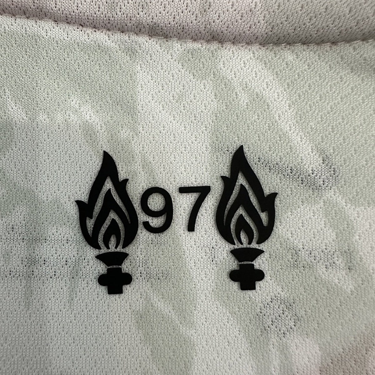 Jersey Liverpool 2024-25 Tercero blanco, foto 7 de 7
