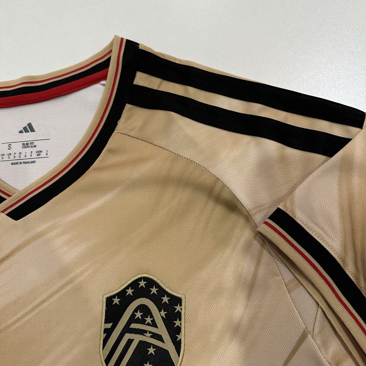 Jersey St. Louis City SC 2026-27 Visitante Tina Turner amarillo, foto 7 de 7