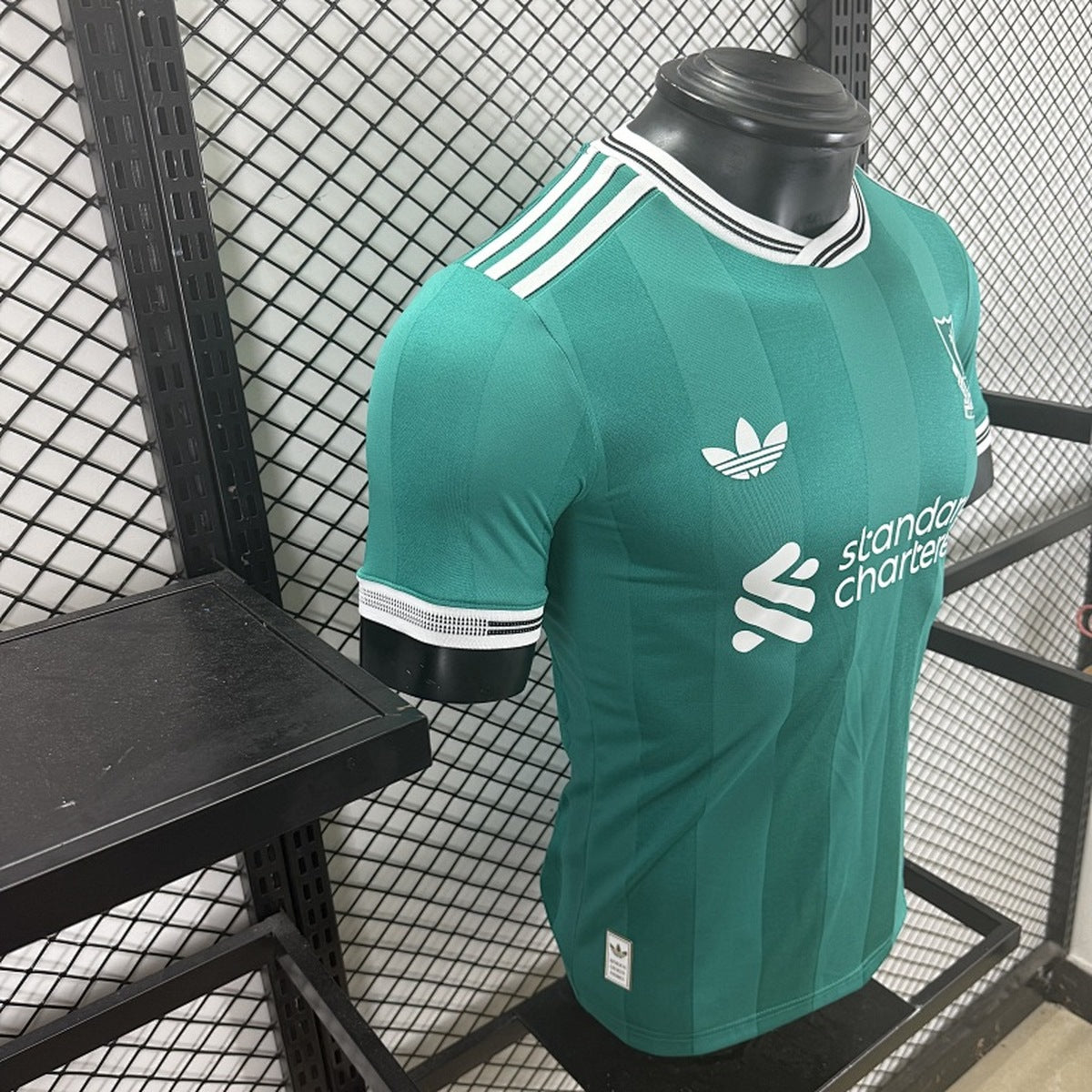 Jersey Liverpool 2025-26 Tercero verde, foto 9 de 11