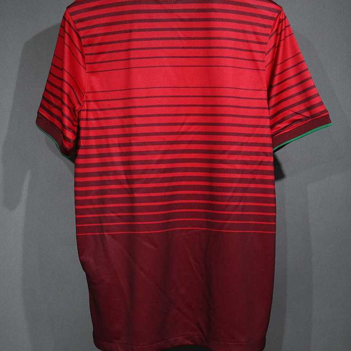 Jersey Portugal 2014 Local rojo, foto 2 de 6