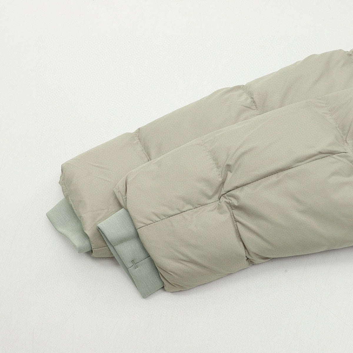 Chamarra de Plumas lululemon Wunder Puff Larga Verde Salvia beige, foto 5 de 9