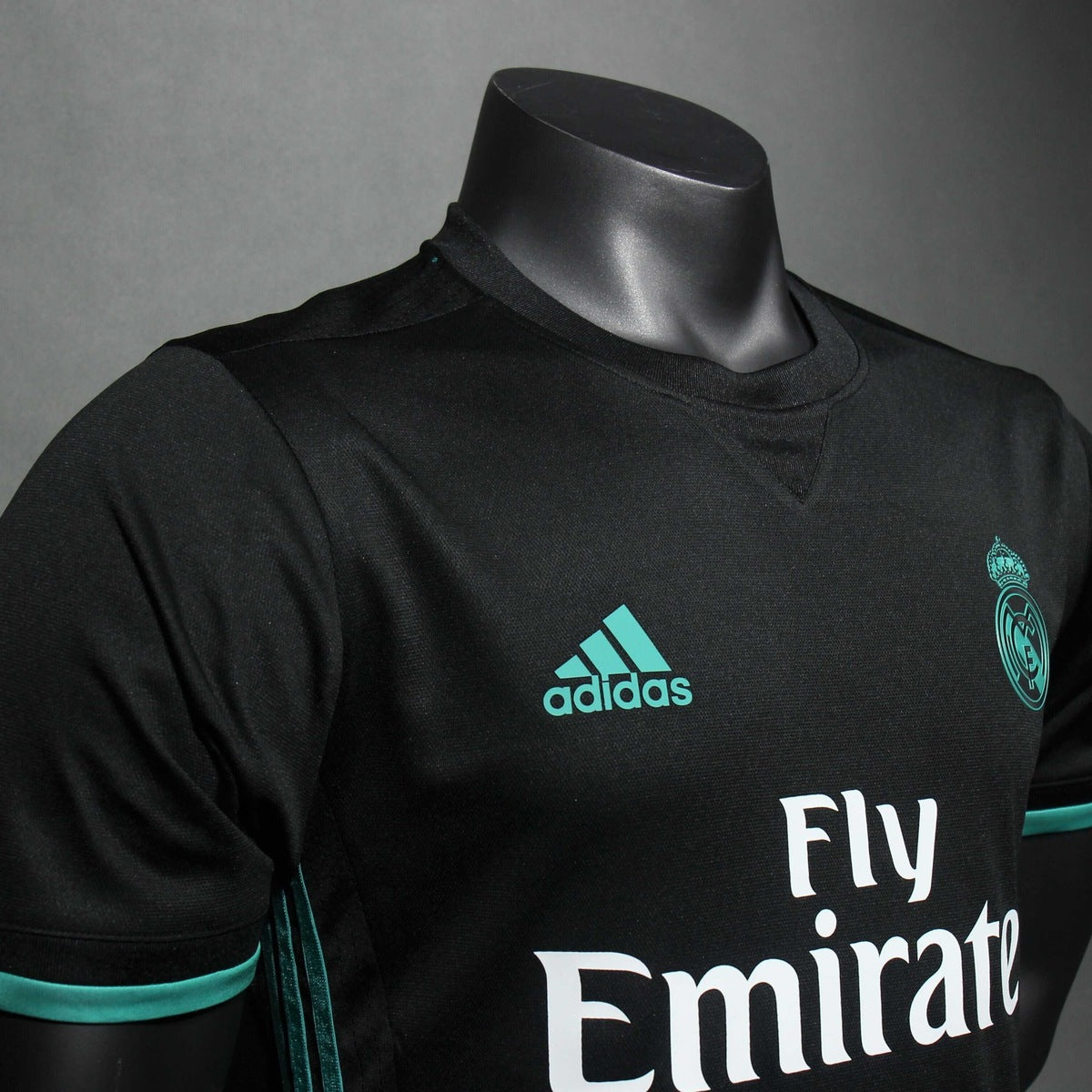 Jersey Real Madrid 2017-18 Visitante negro, foto 3 de 7