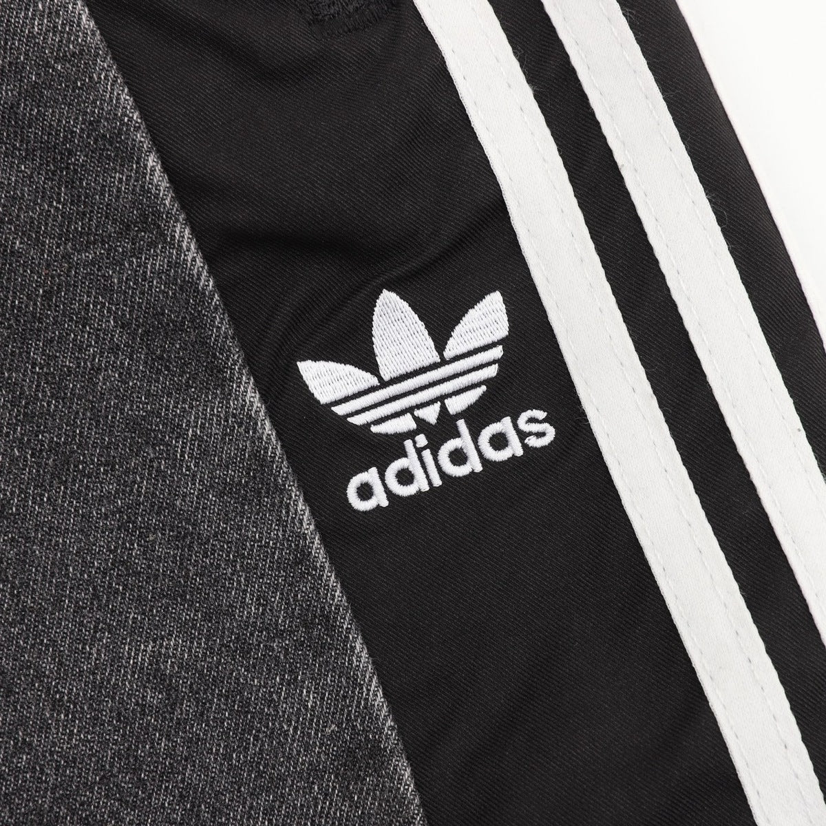 Pants de Mezclilla adidas Gris, foto 5 de 8