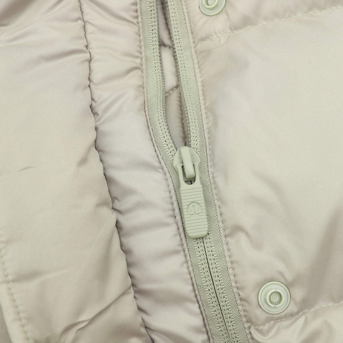 Chaleco lululemon Wunder Puff Beige, foto 2 de 9