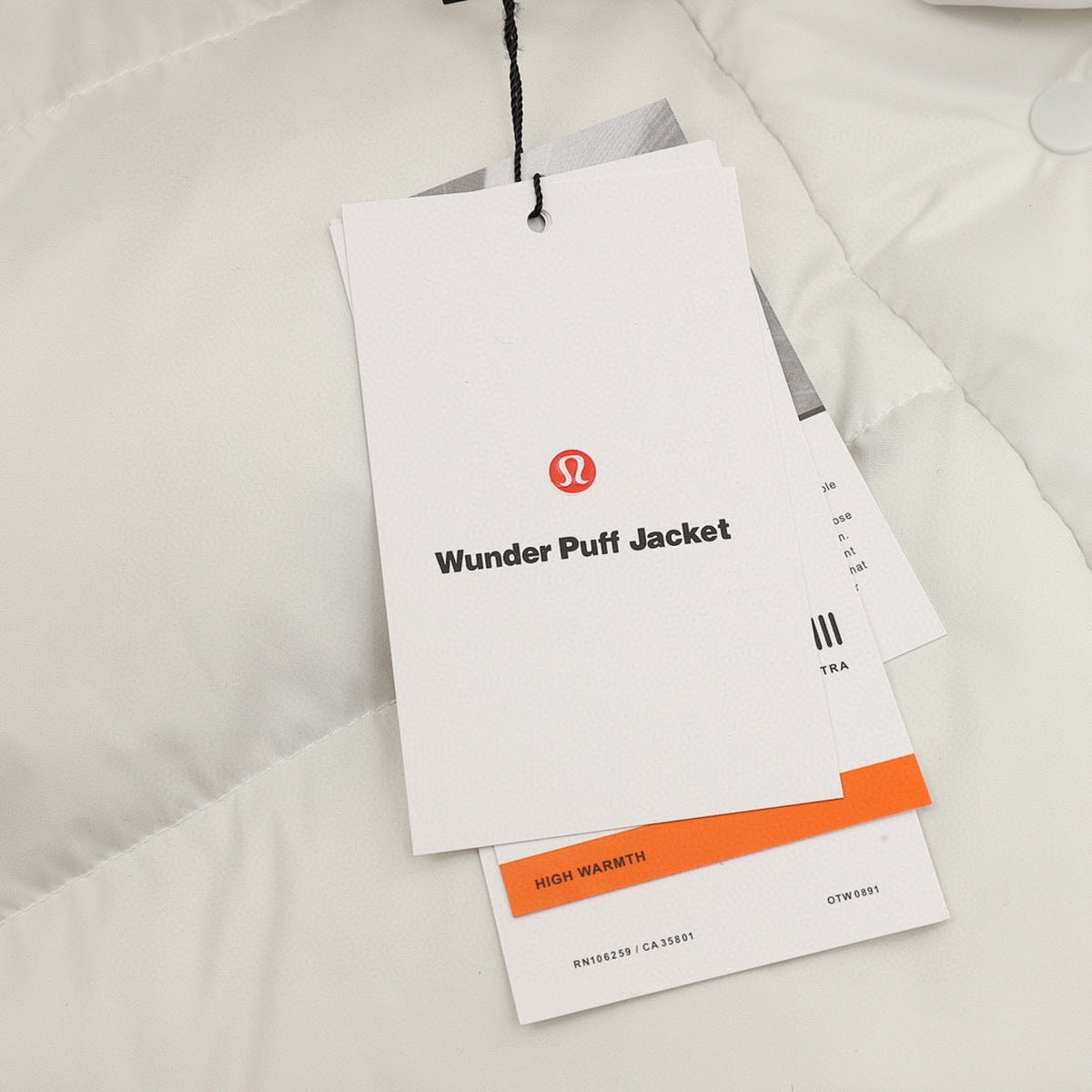 Chamarra de Plumas lululemon Wunder Puff Larga Blanca blanco, foto 3 de 9