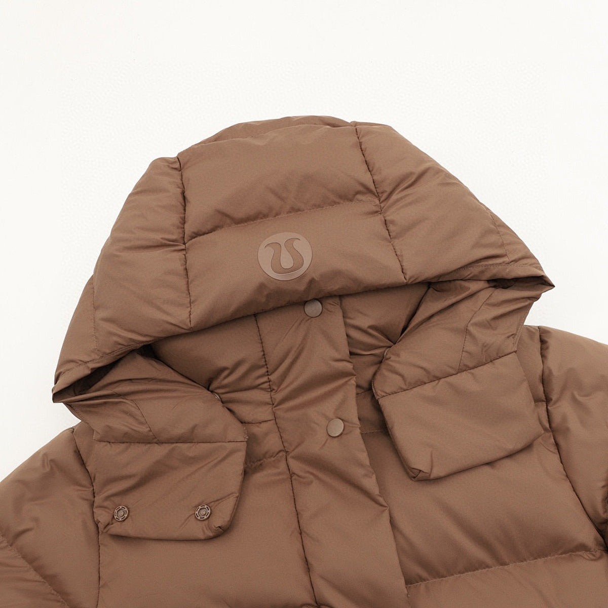 Chamarra de Plumas lululemon Wunder Puff 5 Paneles Café, foto 8 de 9